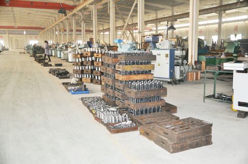 機(jī)械加工廠生產(chǎn)車間布局的形式與運輸原則