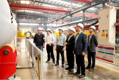 中集車輛強冠業務集團與巴蜀集團達成戰略合作，首批簽訂200臺運輸車輛